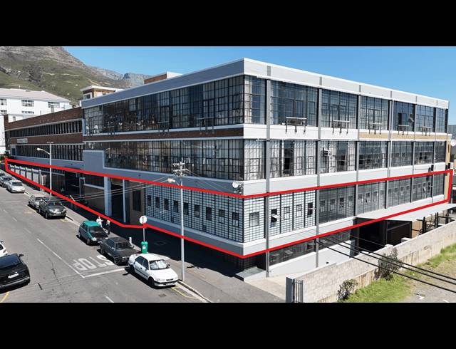 2,332M² FACTORY FOR SALE IN SALT RIVER